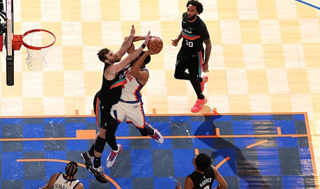 华体会体育-表现正在逐渐下滑，马刺替补中锋的这份长约可能会成为垃圾合同？